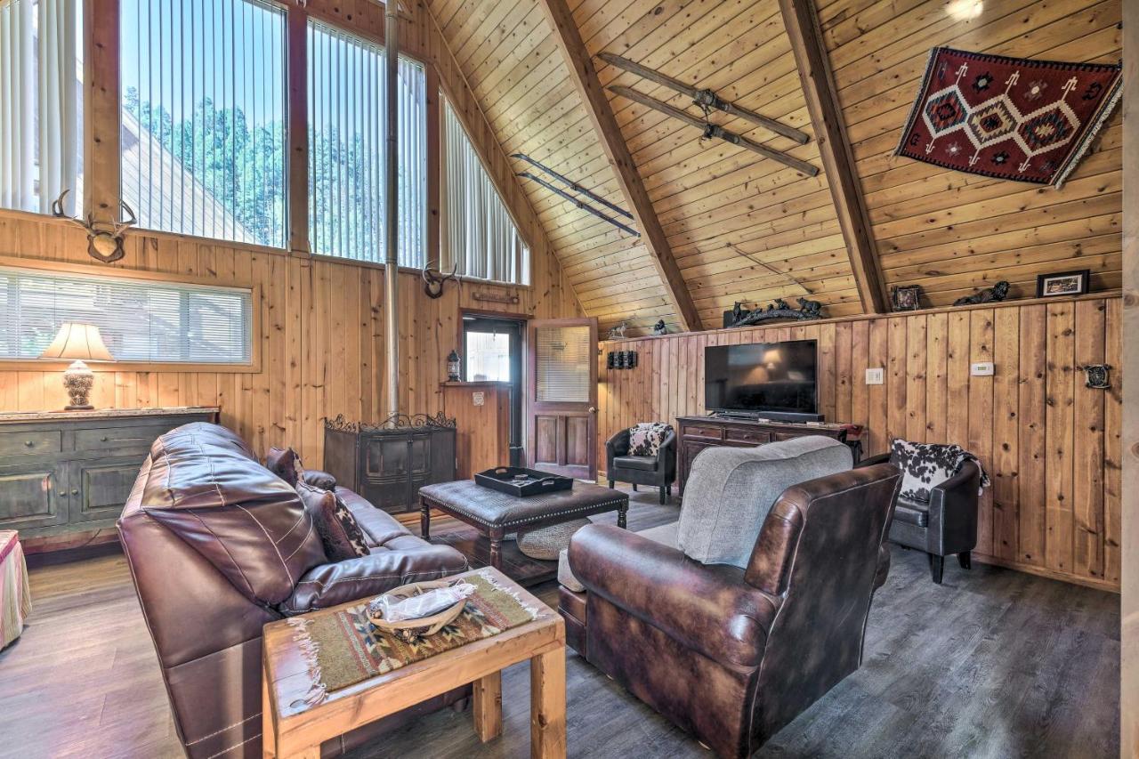 Ski-Inandski-Out Red River Cabin With Mtn Views! المظهر الخارجي الصورة