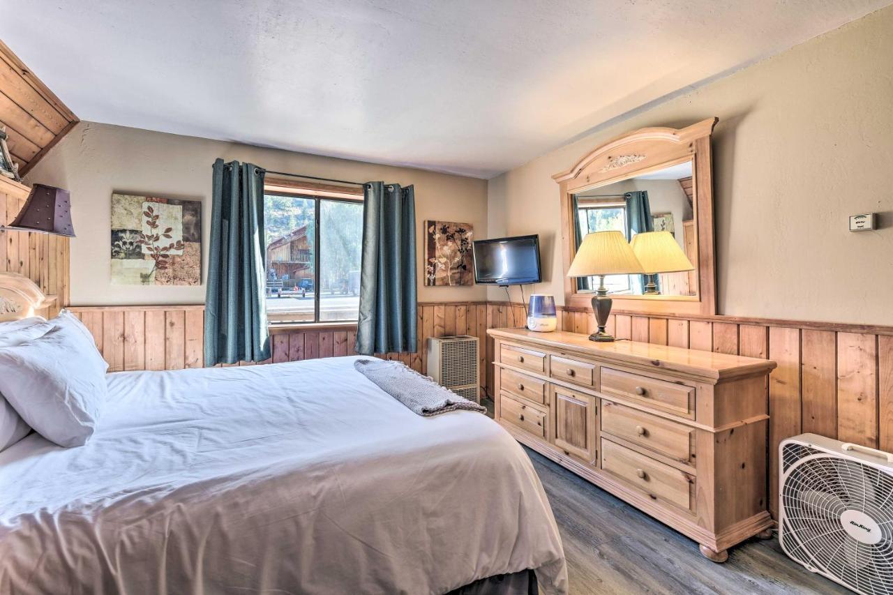 Ski-Inandski-Out Red River Cabin With Mtn Views! المظهر الخارجي الصورة