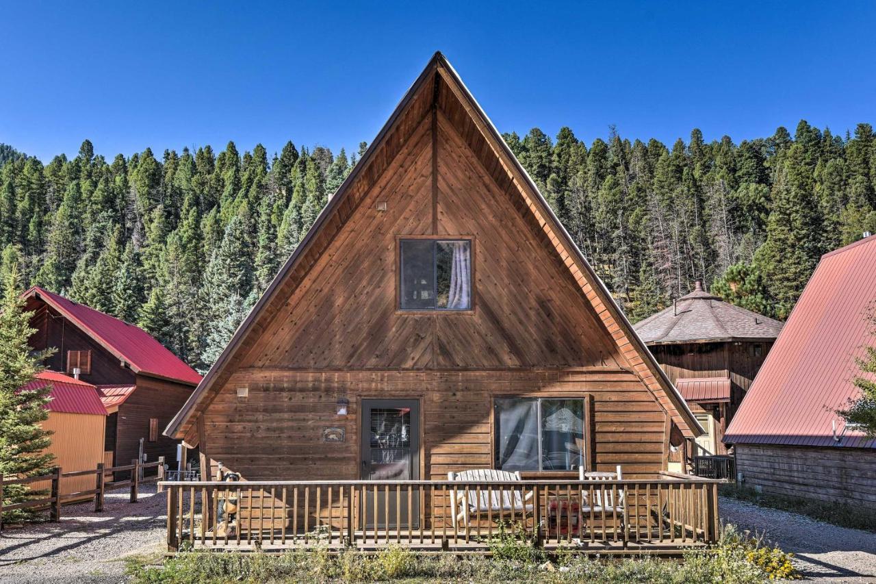 Ski-Inandski-Out Red River Cabin With Mtn Views! المظهر الخارجي الصورة